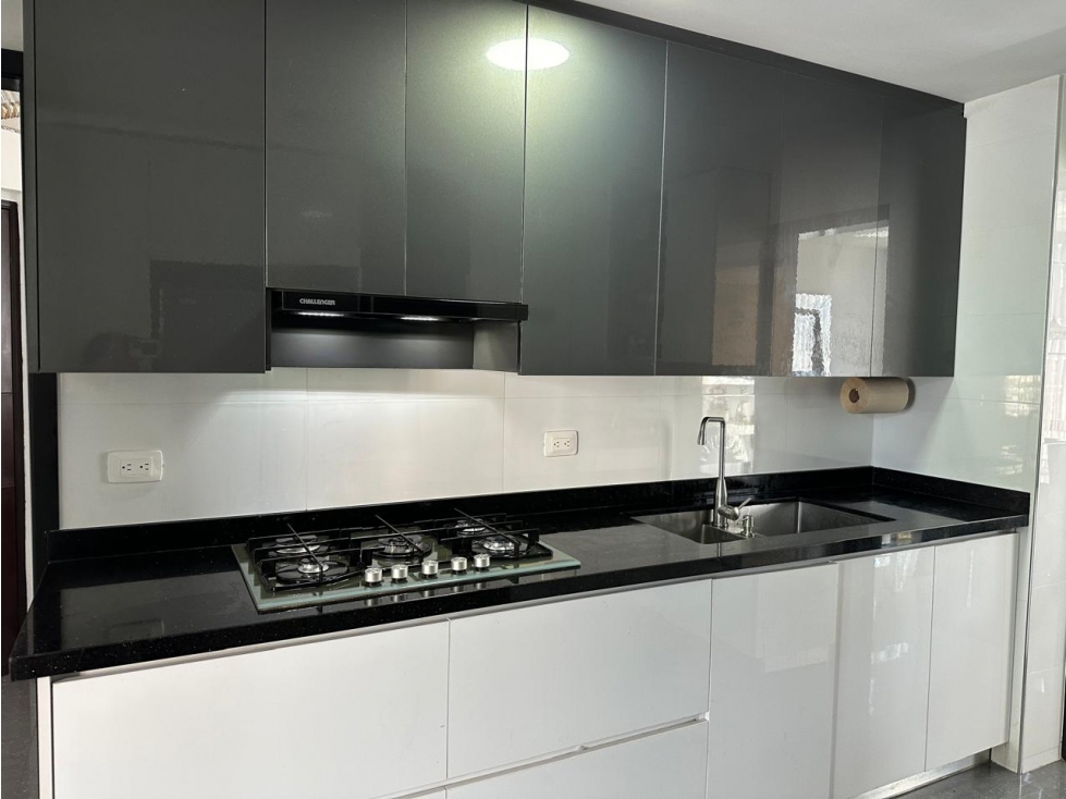 SE VENDE O PERMUTA APARTAMENTO EN EL CENTRO AREA 131 M2 REMODELADO