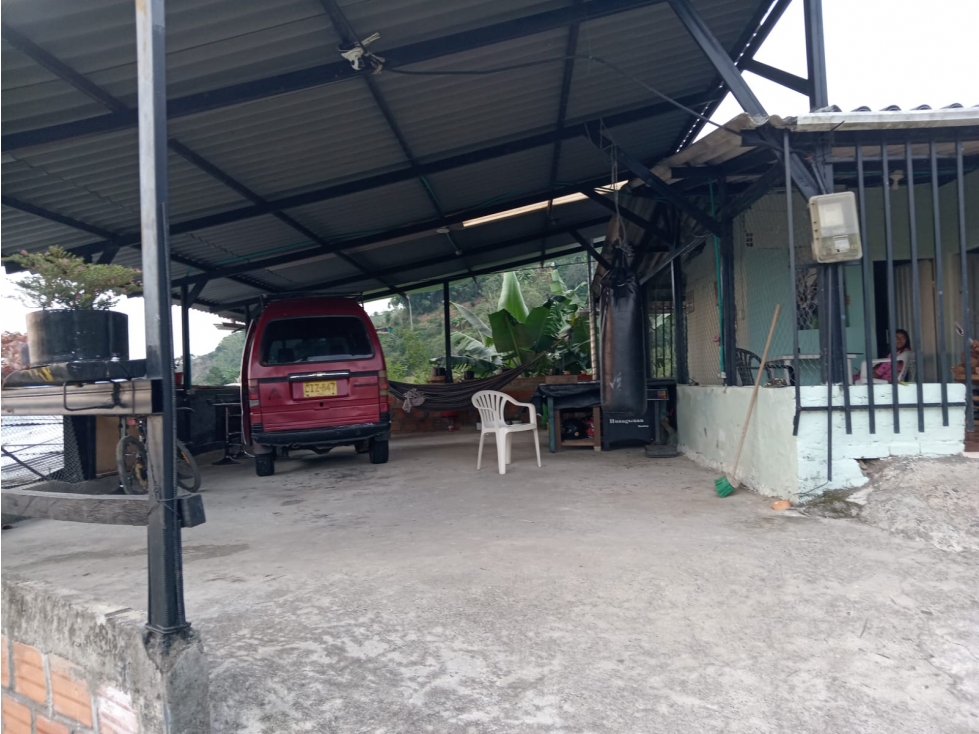 SE VENDE FINCA EN LA BELLA POR LA ESTRELLA MORRON