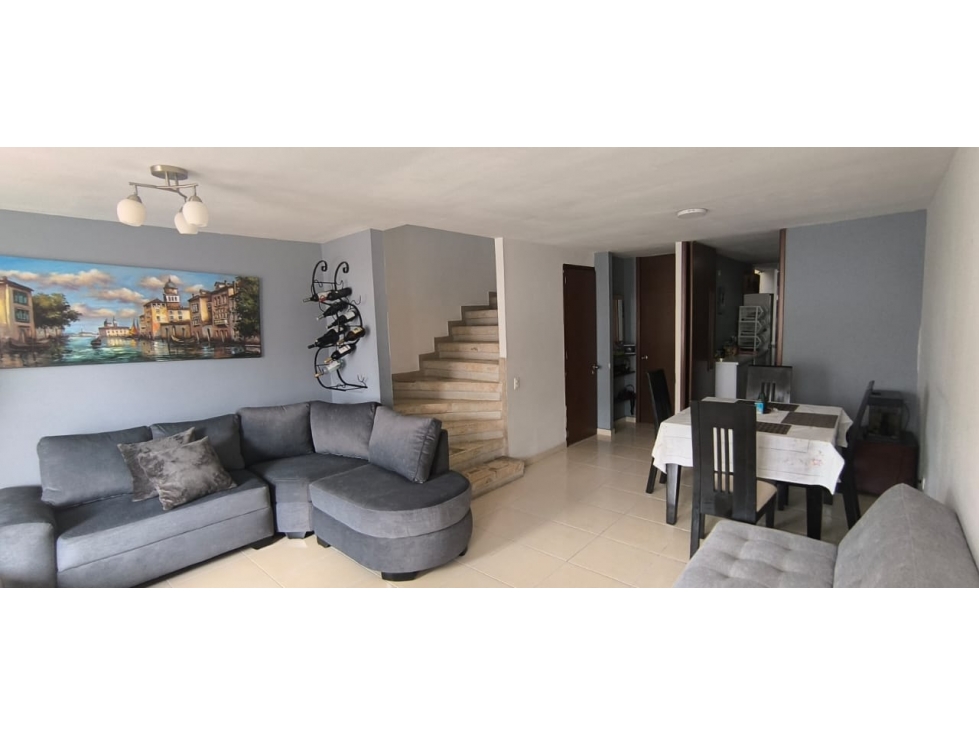 SE VENDE CASA EN LA AVENIDA DE LAS AMERICA — foto 2