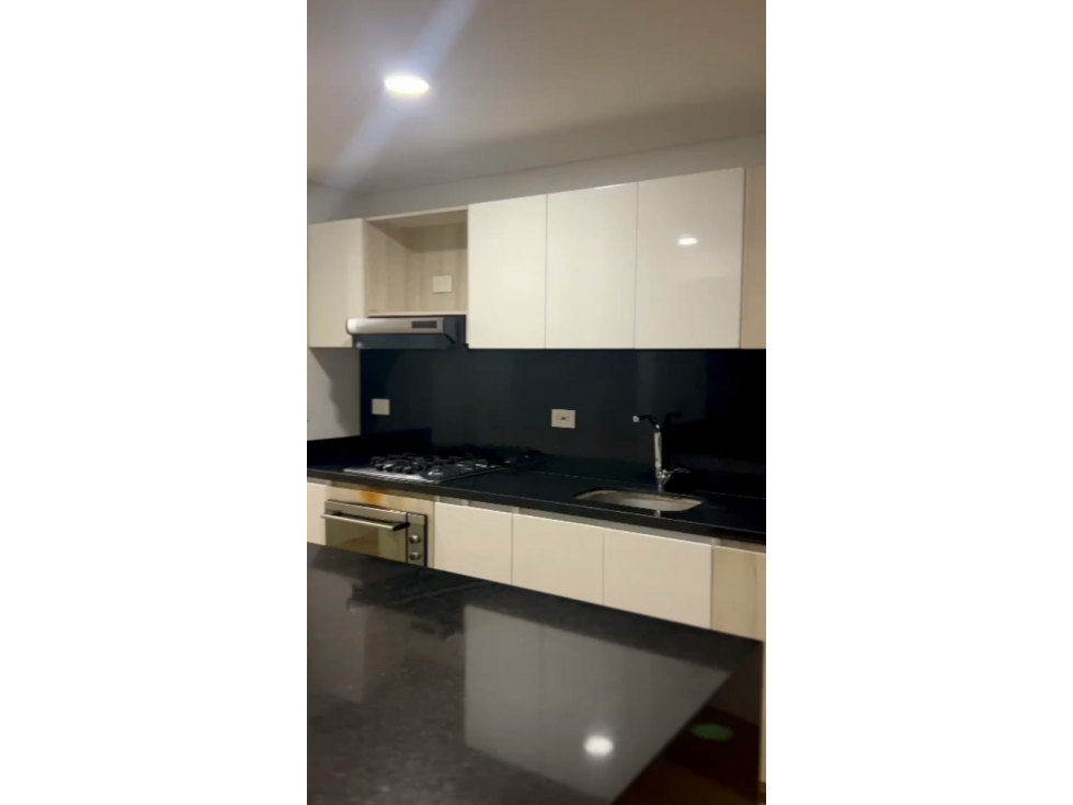 SE VENDE APARTAMENTO EN LA AVENIDA SUR UNA EXCELENTE UBICACION — foto 2