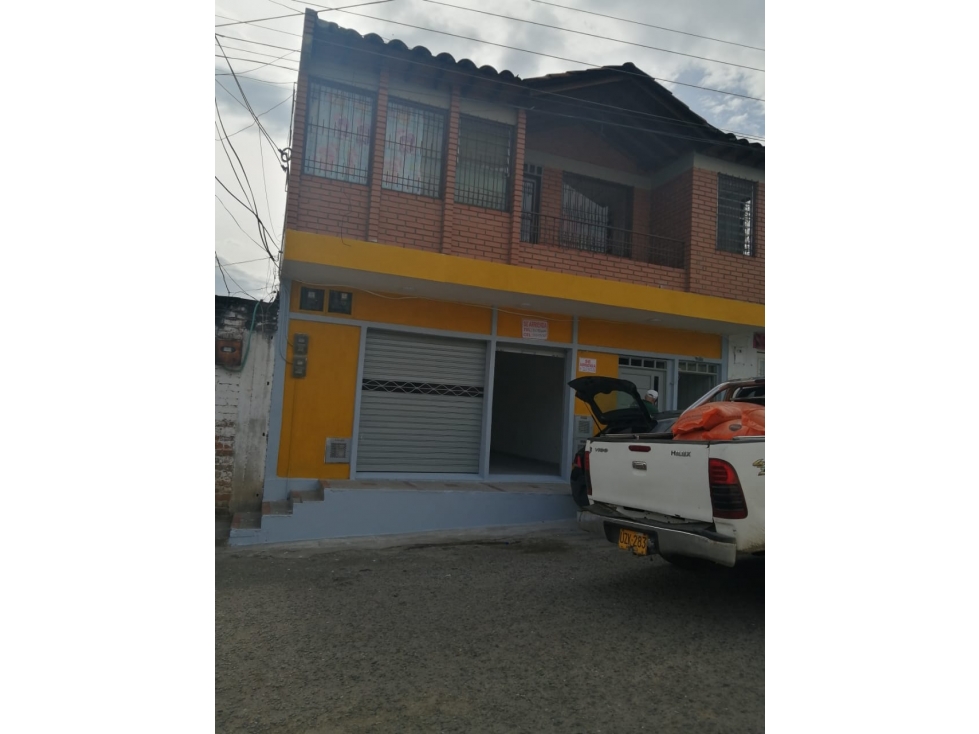 SE VENDE CASA LOCAL COMERCIAL Y VIVIENDAS INDEPENDIENTE EN LA VICTORIA — foto 2