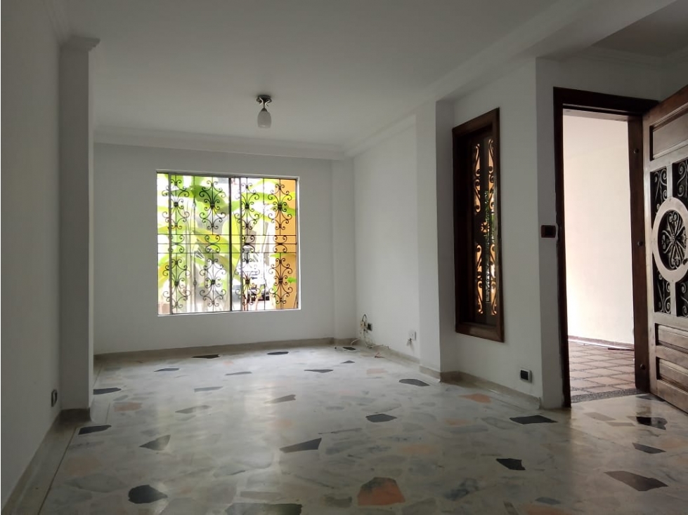 SE VENDE CASA EN CONJUNTO CERRADO POR LA ELVIRA — foto 2