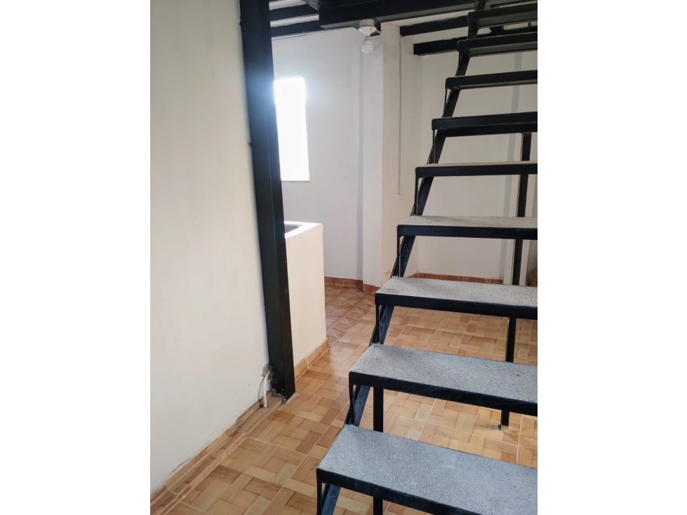 Venta de casa de 3 niveles 4 aptos independientes Camilo Torres — foto 5