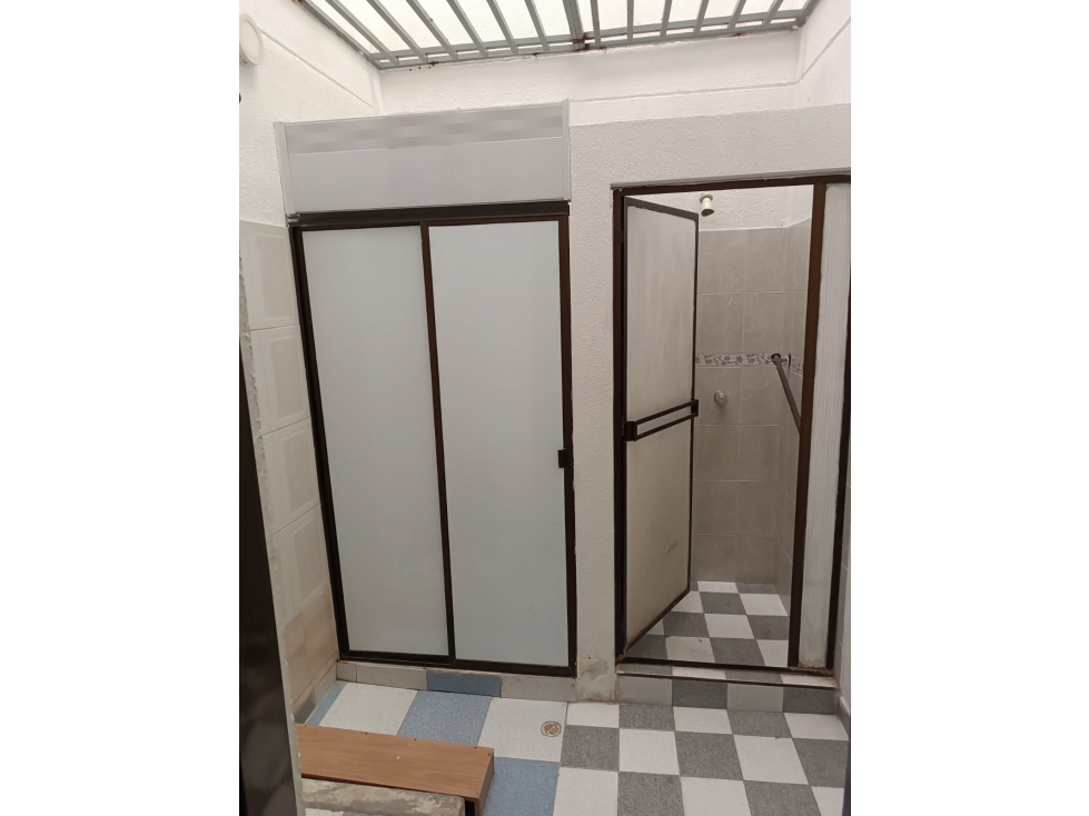 Casa esquinera de dos pisos en venta en Armenia Quindio — foto 3