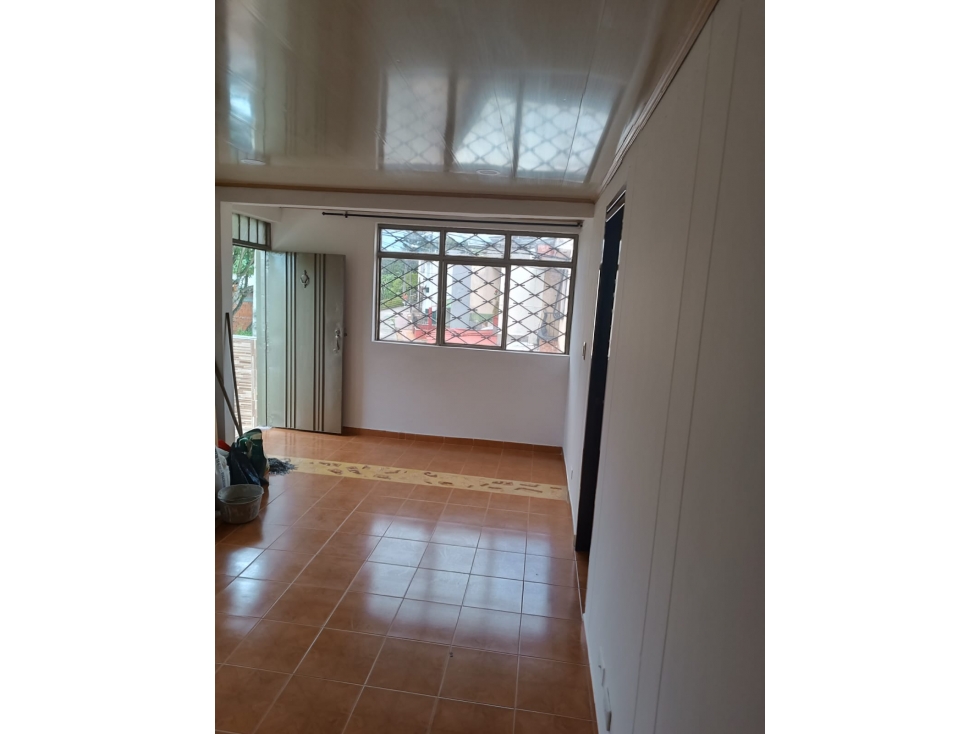 Casa esquinera de dos pisos en venta en Armenia Quindio — foto 5