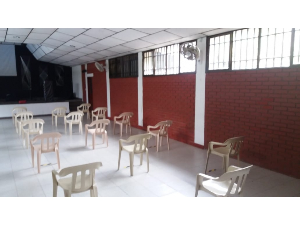 Se vende Lote/Bodega en Pinares - 3