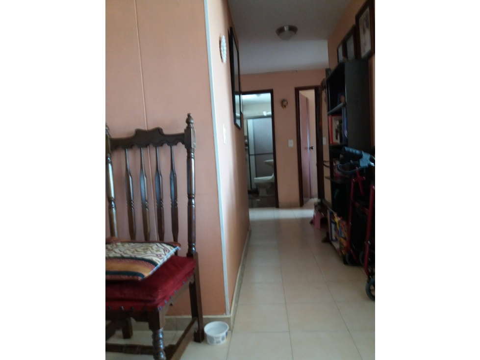 Vende APTO cerca viajero SIN ascensor y parquedero ahi VISITANTES — foto 2
