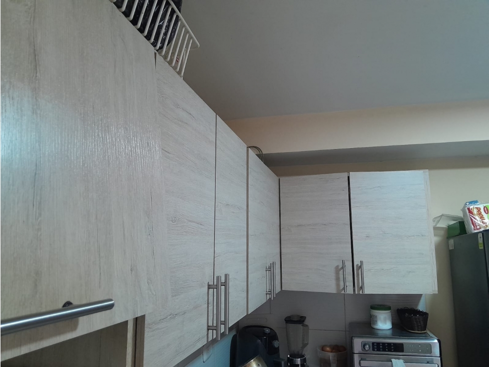 SE VENDE APARTAMENTO MUY ILUMINADO EN SECTOR TRANQUILO VIA CONDINA — foto 3