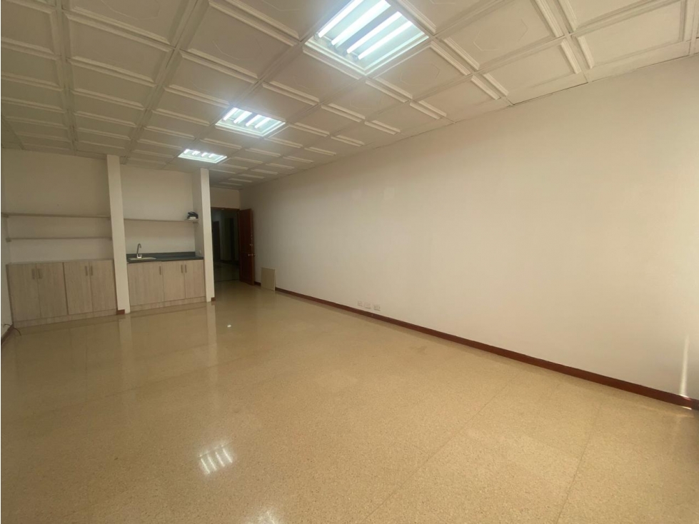 SE VENDE OFICINA EN EL EDIFICIO DIARIO DEL OTUN — foto 4
