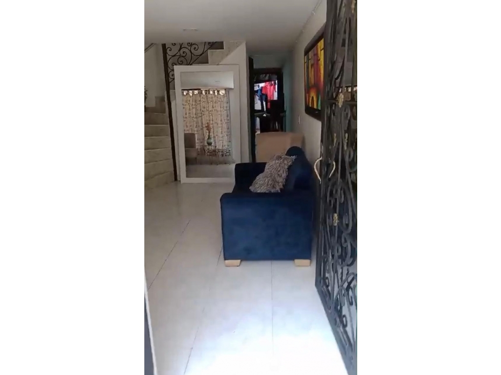 SE VENDE CASA DE TRES PISOS EN CONJUNTO CERRADO EN CARTAGO — foto 3