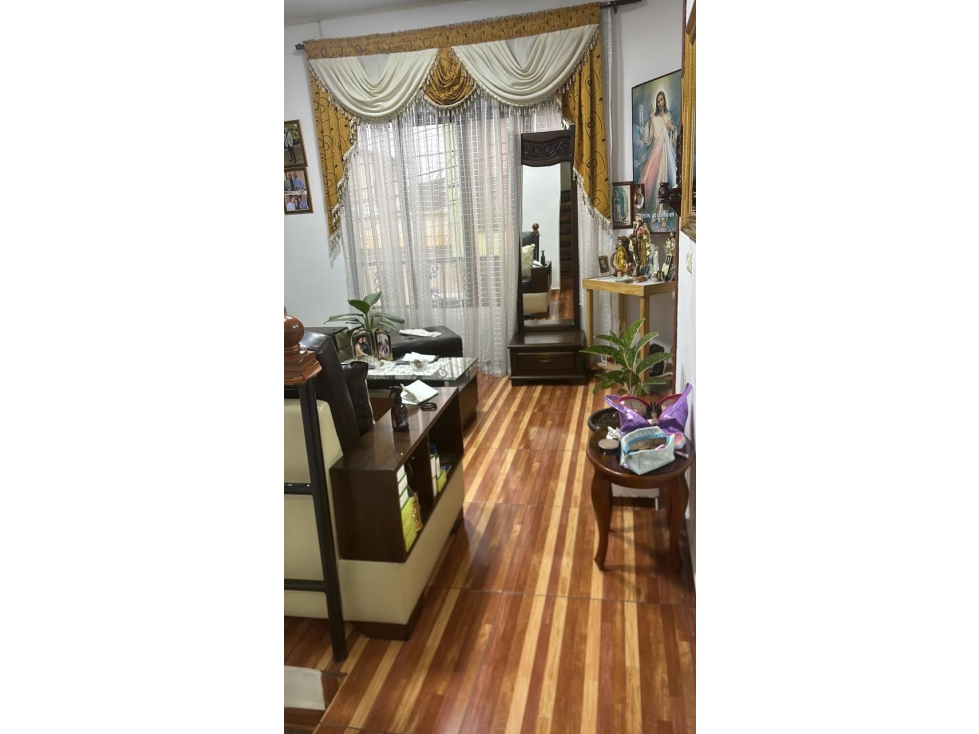 Vendo o permuto hermosa casa de tres pisos en Santa Rosa De Cabal — foto 5