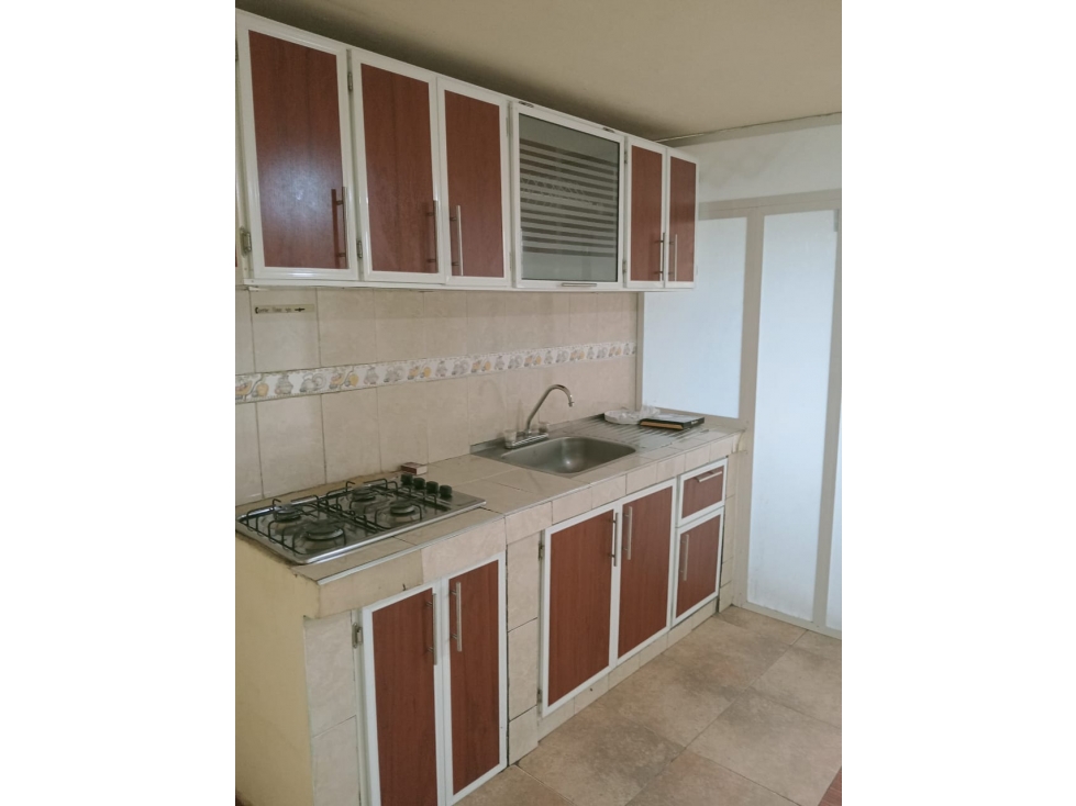 SE ARRIENDA APARTAMENTO EN EL CENTRO — foto 2