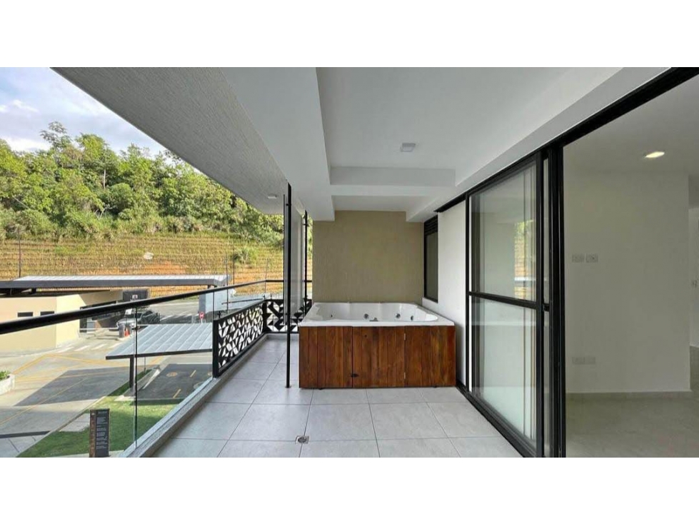 Se vende apartamento con jacuzzi en Solárum Cerritos, Pereira