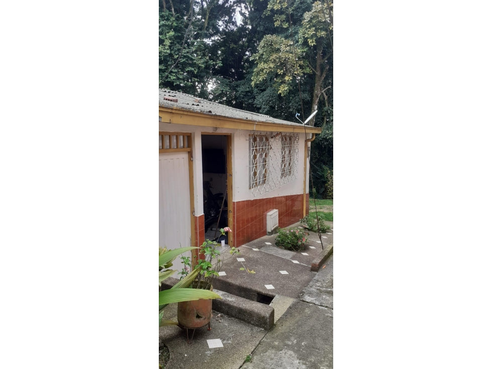 SE VENDE HERMOSA CASA ESQUINERA EN EL JARDIN — foto 3