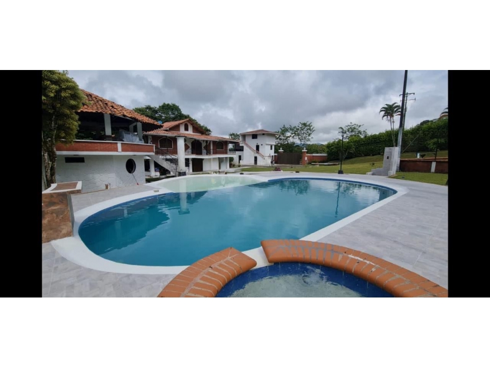 Se vende finca en Combia con piscina y múltiples construcciones — foto 5