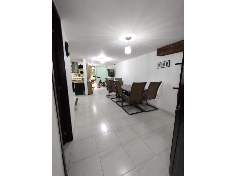 SE VENDE CASA EN CONJUNTO CERRADO EN CUBA ESQUINERA