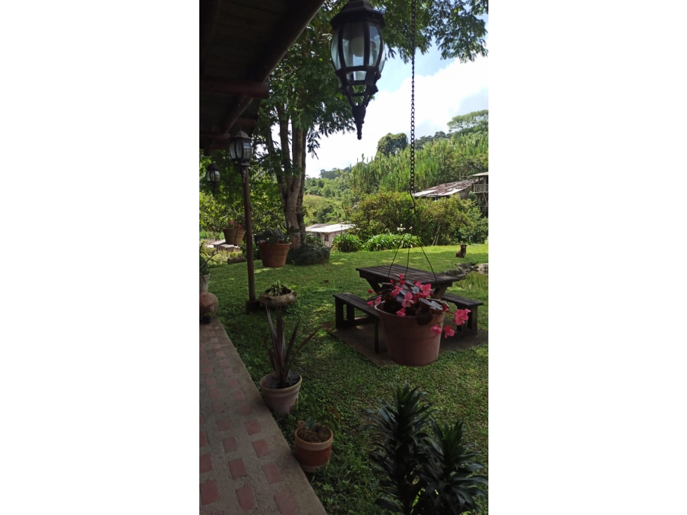 SE VENDE HERMOSA CASA CAMPESTRE DISEÑO EUROPEO
