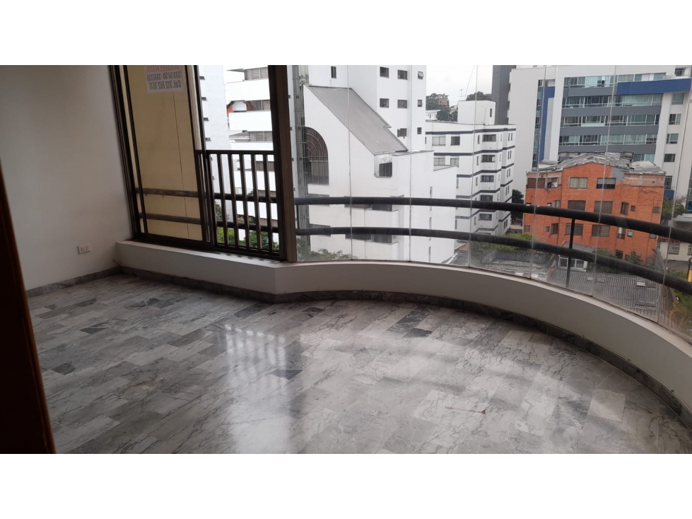 SE RENTA HERMOSO Y EXCLUSIVO APTO EN PINARES!!