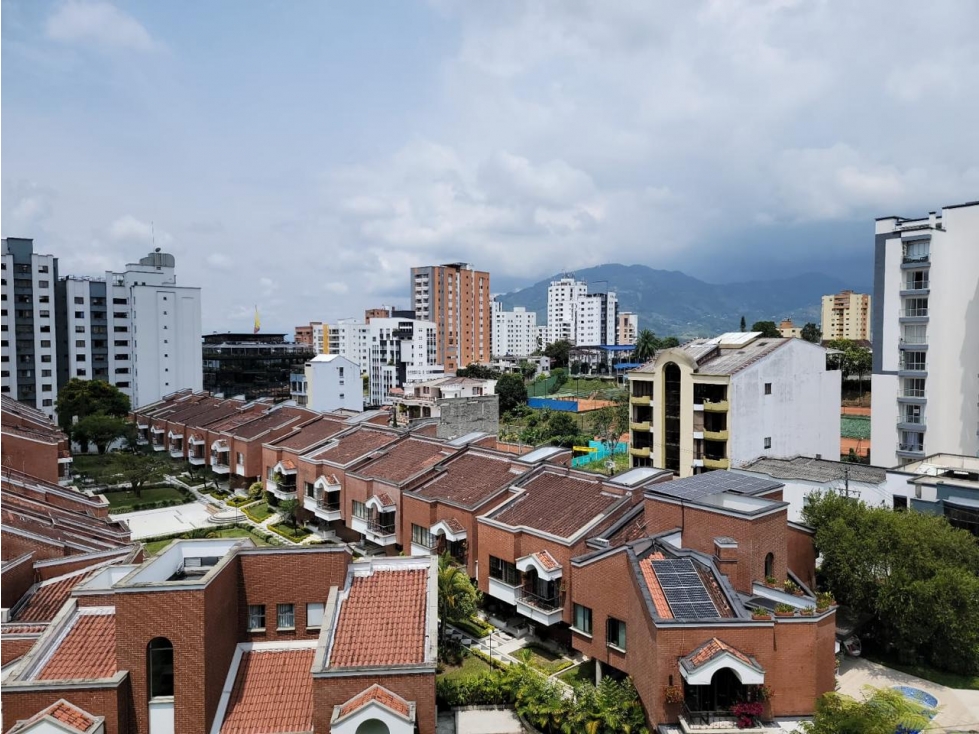 En venta hermoso apartamento con excelente vista en Pinares