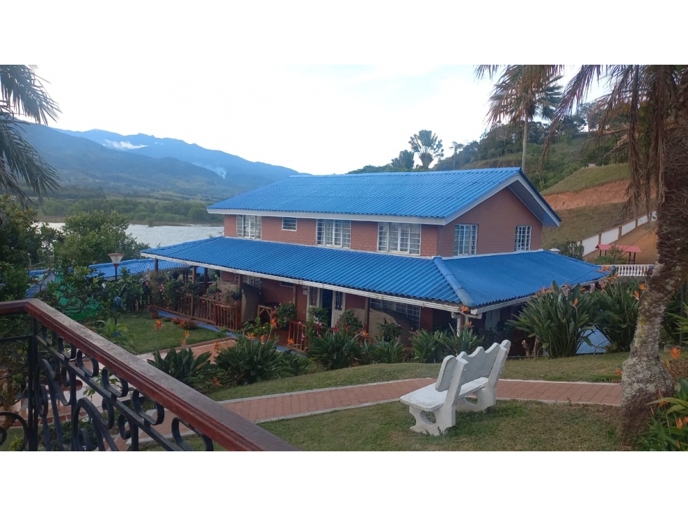SE VENDE HERMOSA CASA CAMPESTE CON MUELLE PRIVADO - 1