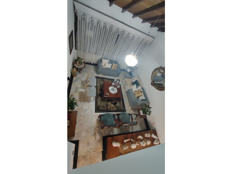 SE VENDE CASA GRANDE EN MARAYA CON LOCAL COMERCIAL — foto 6