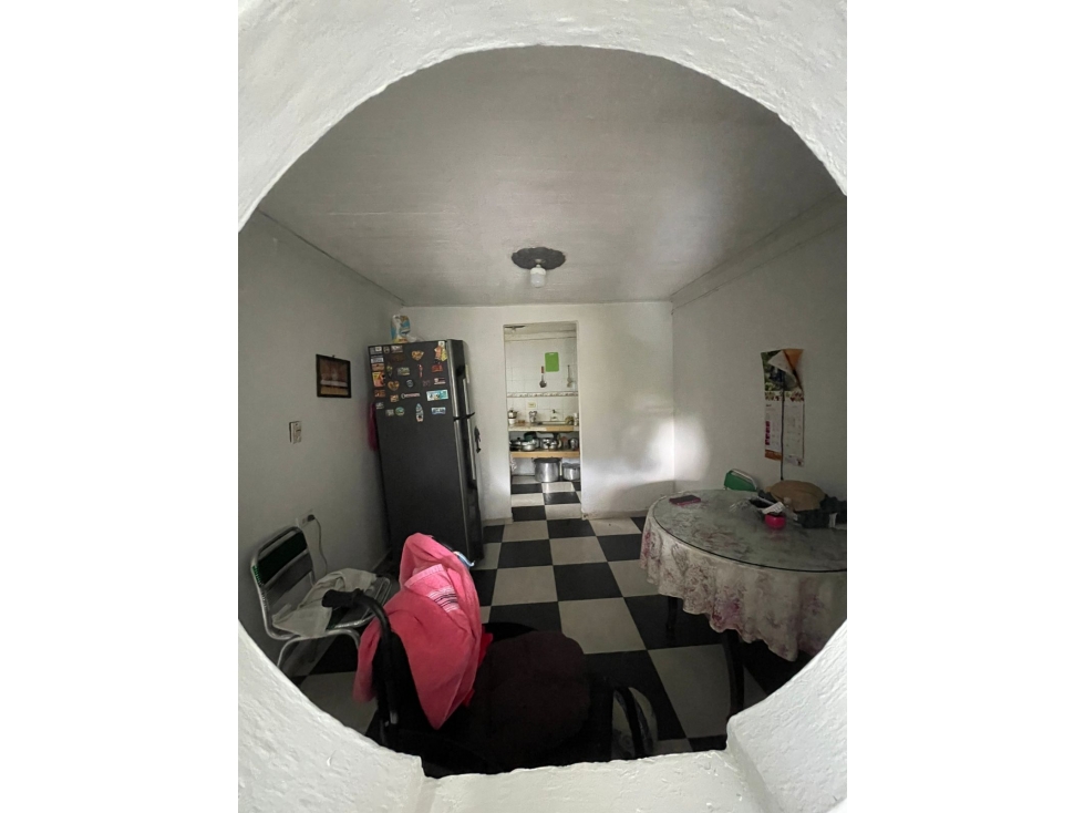 SE VENDE CASA EN BARRIO LA HERMOSA EXCELENTE UBICACION — foto 2