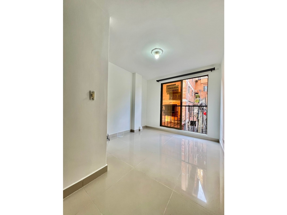 Apartamento en venta en La Mina — foto 2
