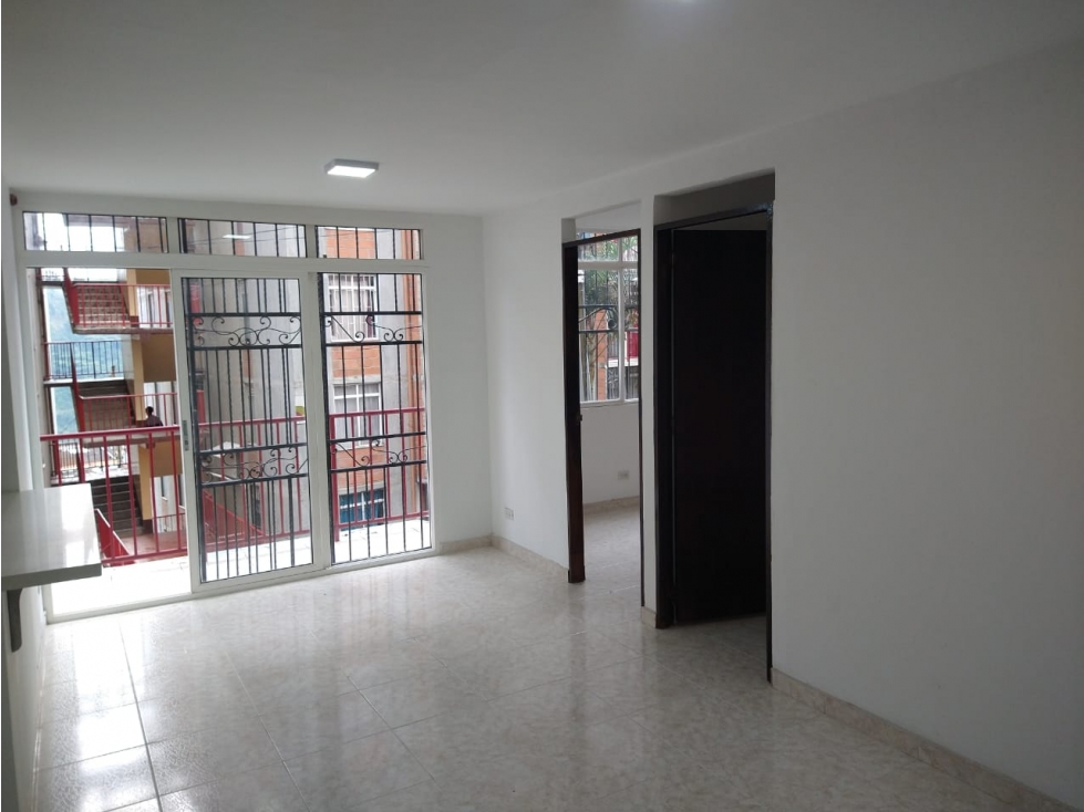Apartamento en venta en Robledo — foto 2