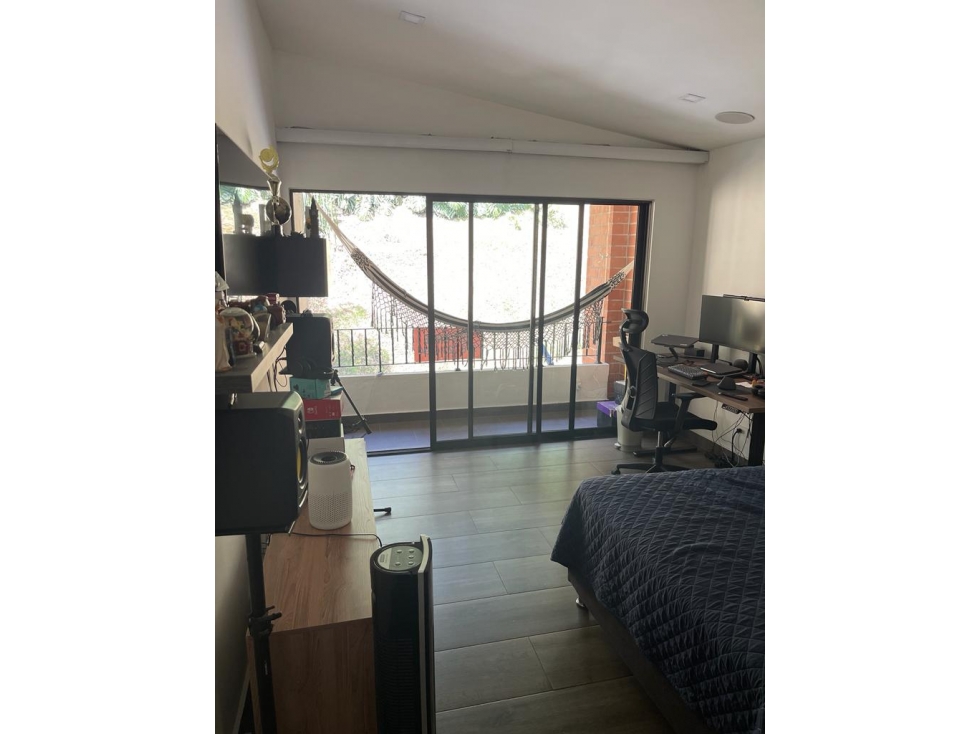 Venta de CASA de 3 PISOS en CUMBRES-ENVIGADO — foto 3