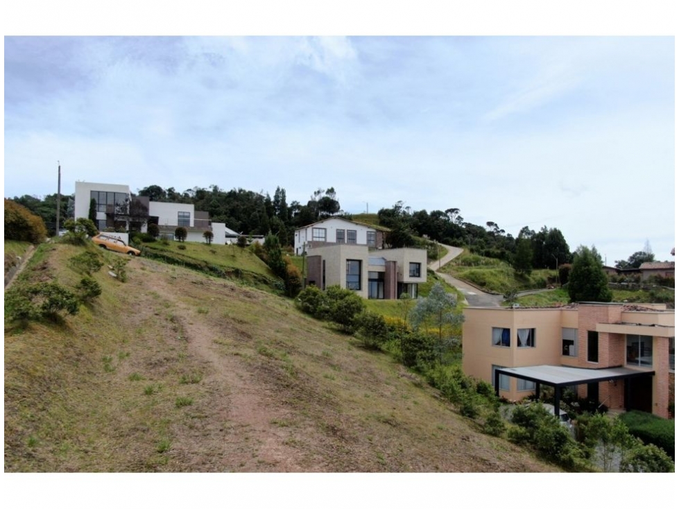 SE VENDE LOTE VIA LOMA DEL ESCOBERO ENVIGADO — foto 2