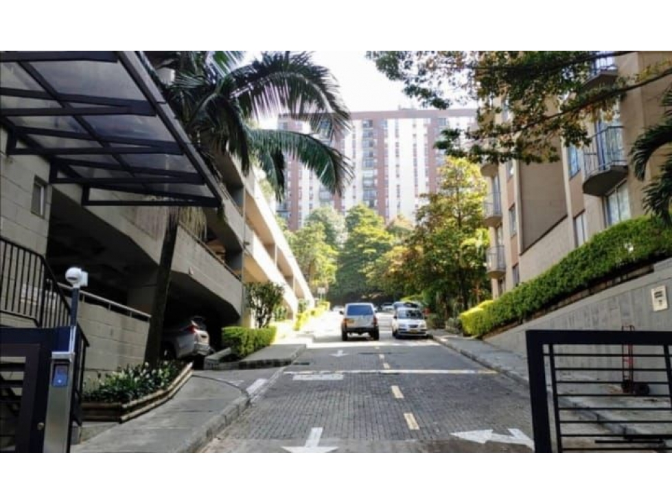SE ARRIENDA APARTAMENTO AMOBLADO EN LOMA DEL INDIO — foto 4