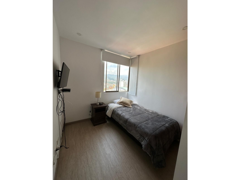 Apartamento en arriendo en Balsos de Oviedo — foto 3