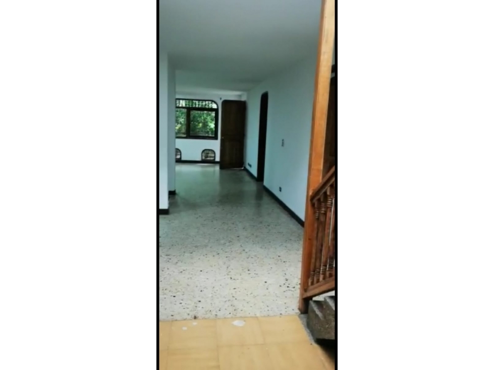 Edificio en venta en Girardot - 1