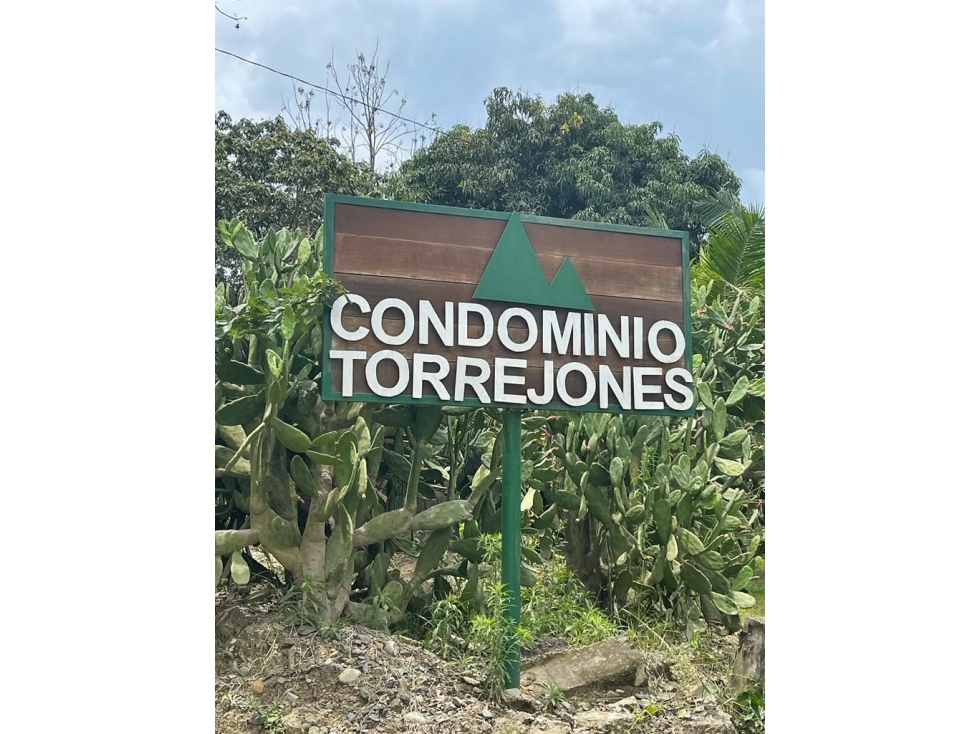 VENTA DE LOTE EN VÍA BOLOMBOLO - VENECIA - 4