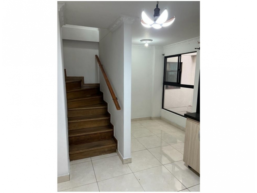 Se Vende Apartamento Duplex en Sector Lomitas Sabaneta
