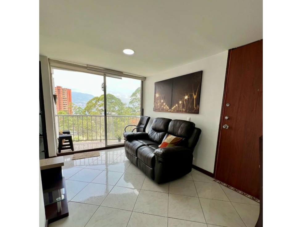 Apartamento amoblado en arriendo en Loma del Indio