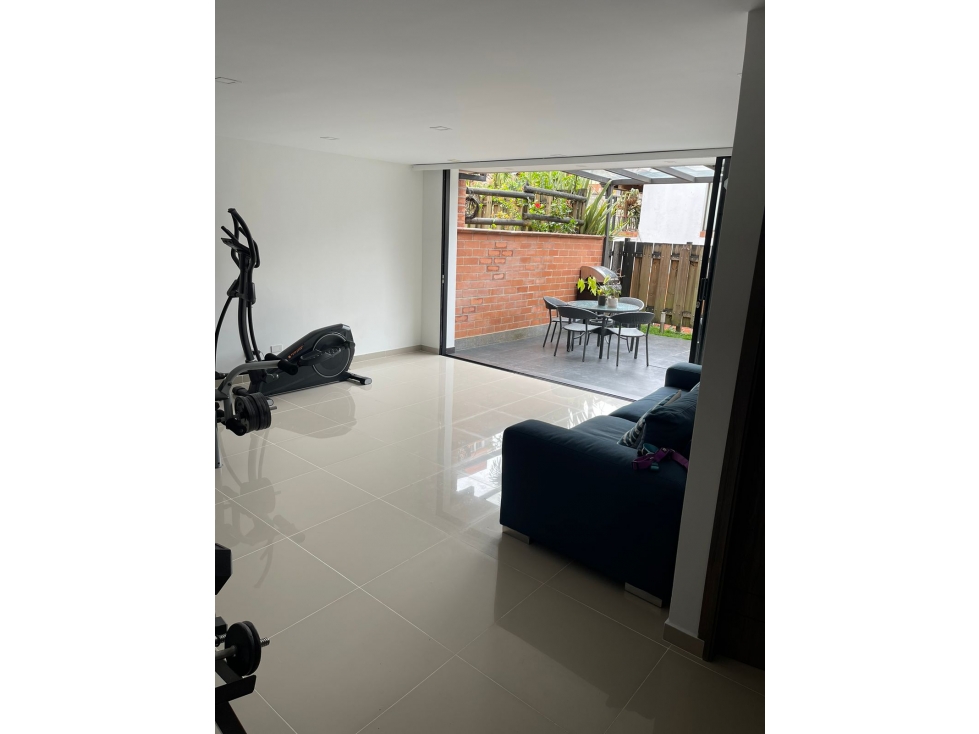 Venta de CASA de 3 PISOS en CUMBRES-ENVIGADO — foto 5