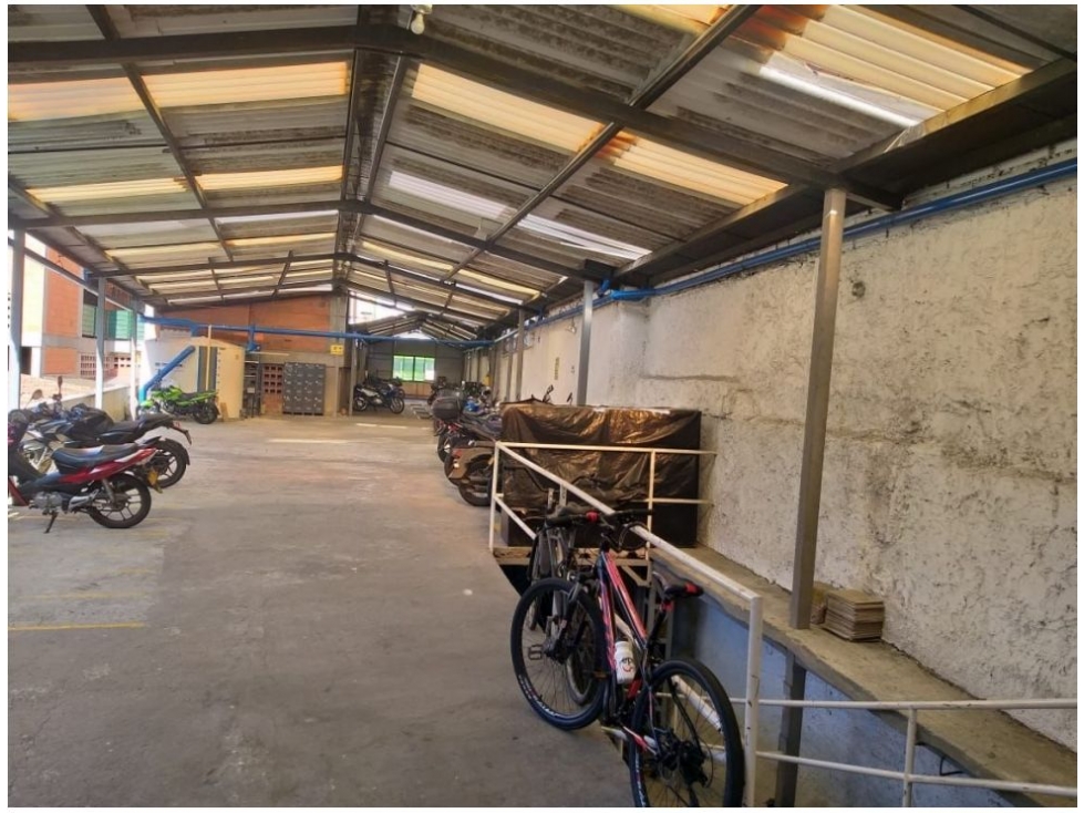 SE VENDE LOCAL EN EL CENTRO DE MEDELLÍN — foto 3