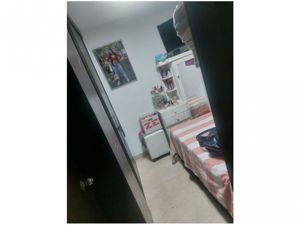 SE VENDE CASA EN LA FLORESTA