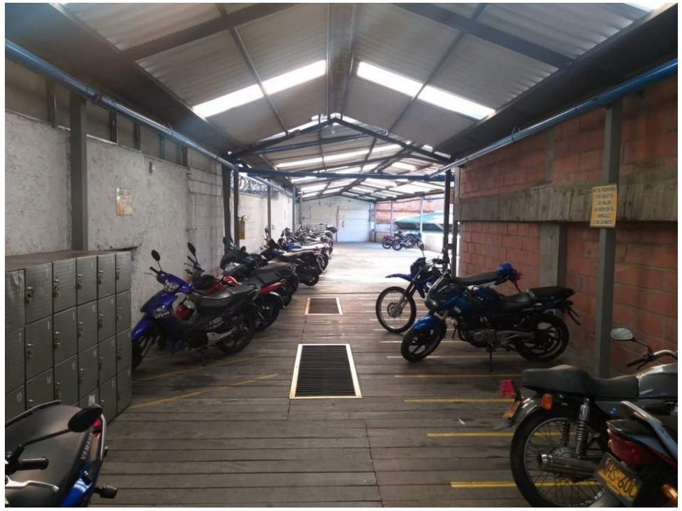 SE VENDE LOCAL EN EL CENTRO DE MEDELLÍN — foto 2