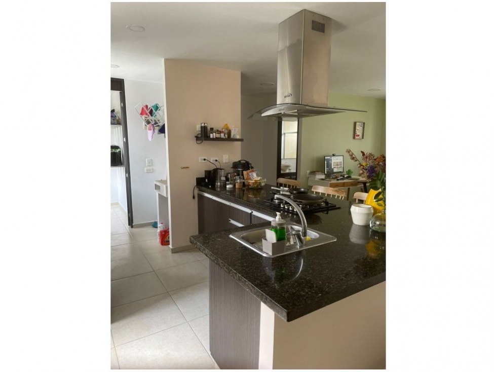 SE VENDE APARTAMENTO EN EL POBLADO CASTROPOL