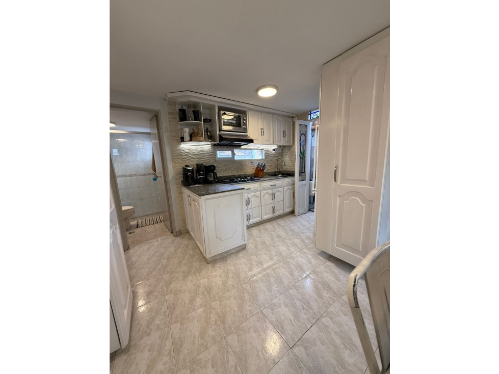Apartamento amoblado en arriendo en Laureles Avenida 33