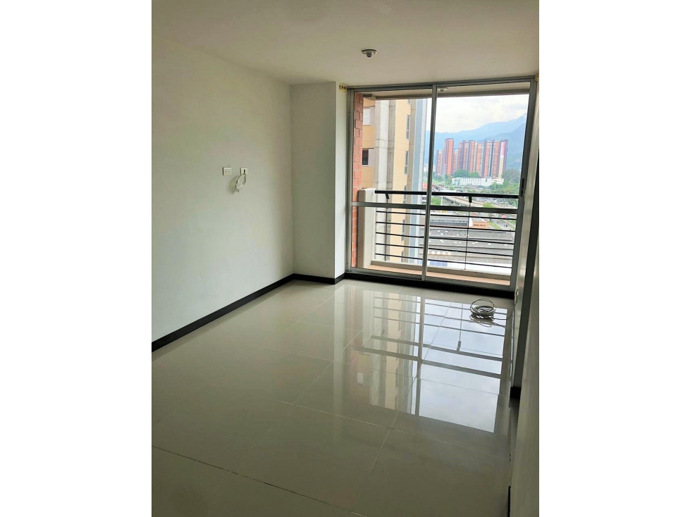 VENDO APARTAMENTO URB LOS ARBOLES, CERCA ESTACION NIQUIA — foto 3