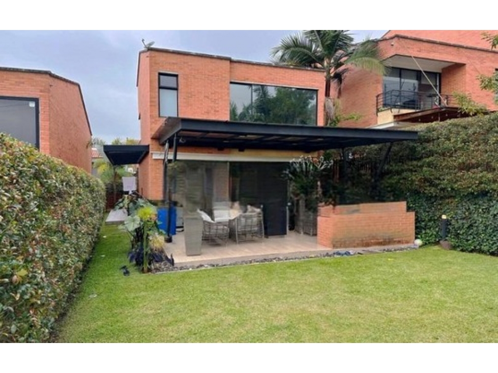 VENDO O ARRIENDO CASA LAS CALLEJAS