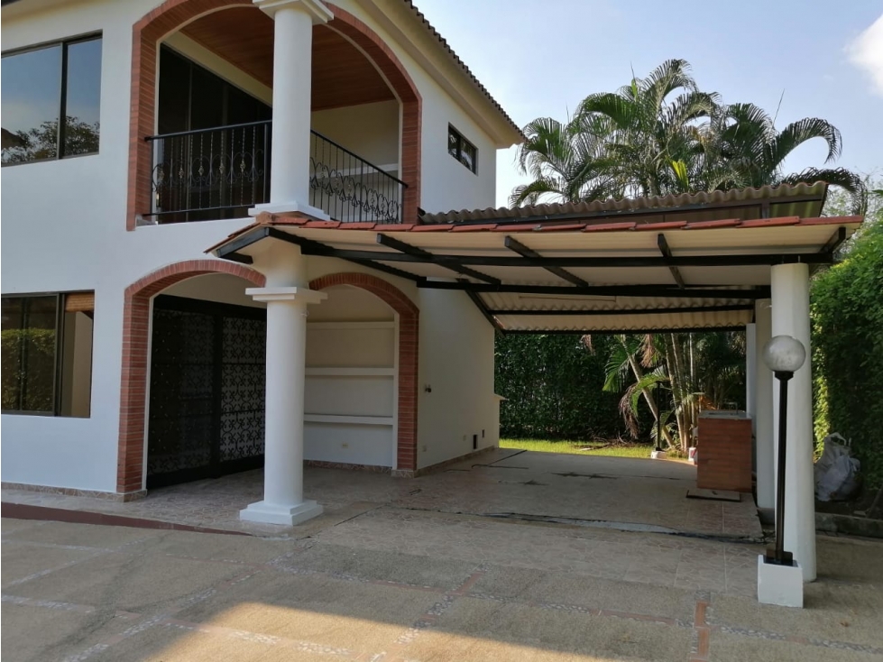 VENDO CASA VIA MELGAR-GORARDOT 4H $650 M.M. NEGOCIABLES. - 2