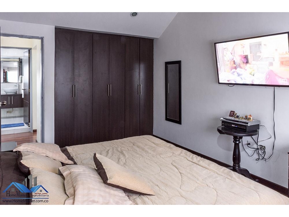 VENDO CASA PASADENA 9 HABITACIONES $1.700 M.M. — foto 2