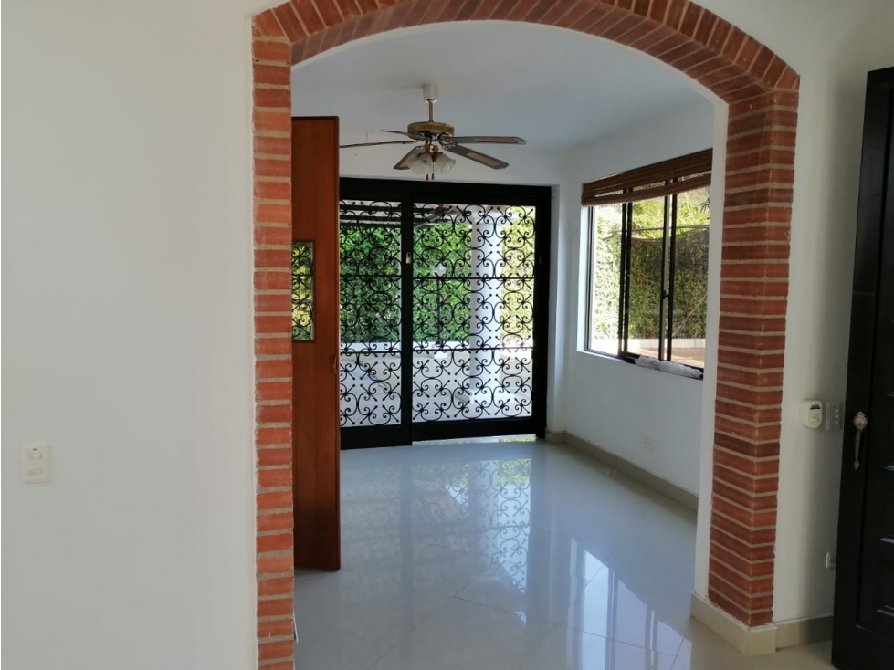 VENDO CASA VIA MELGAR-GORARDOT 4H $650 M.M. NEGOCIABLES. - 4