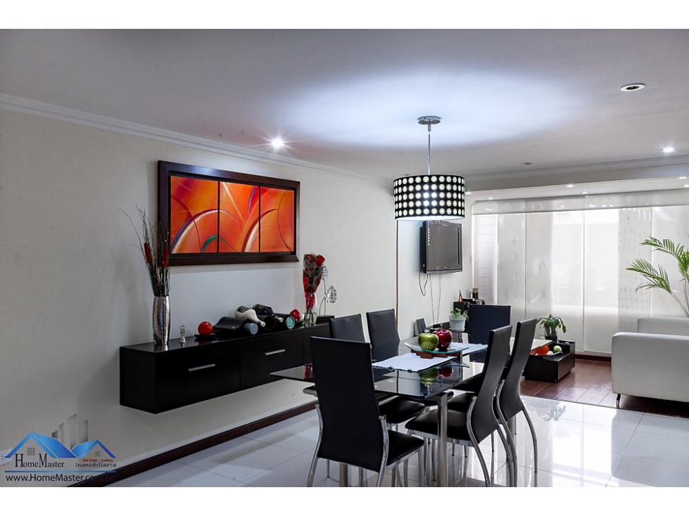 VENDO CASA PASADENA 9 HABITACIONES $1.700 M.M.