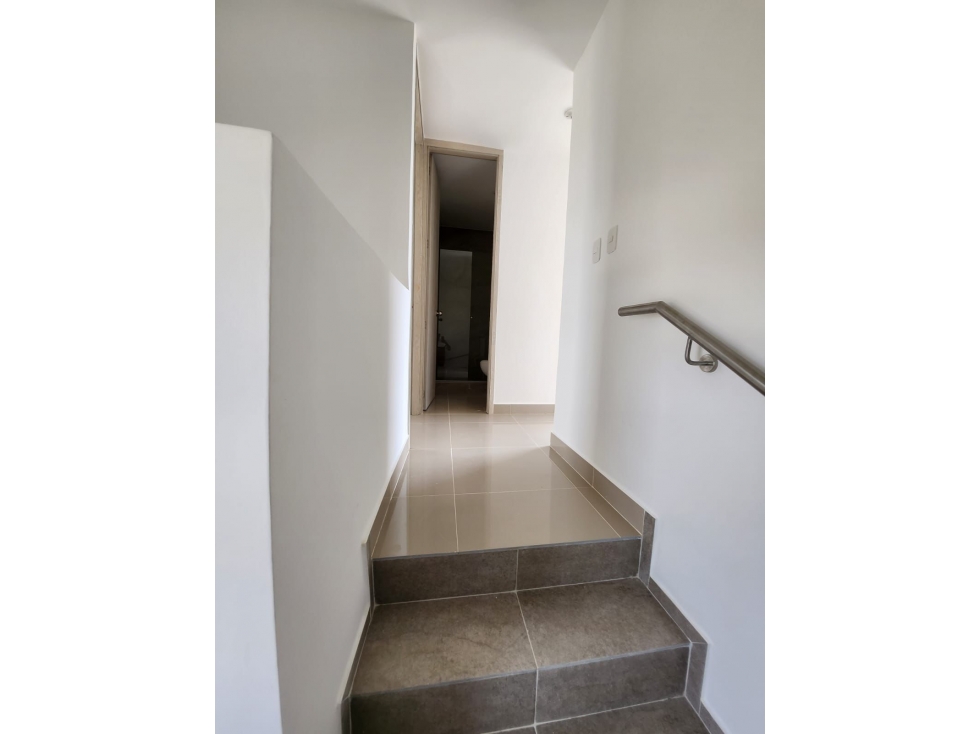CASA DE DOS PISOS EN VENTA EN LA ZONA NORTE DE (CARTAGENA) — foto 2