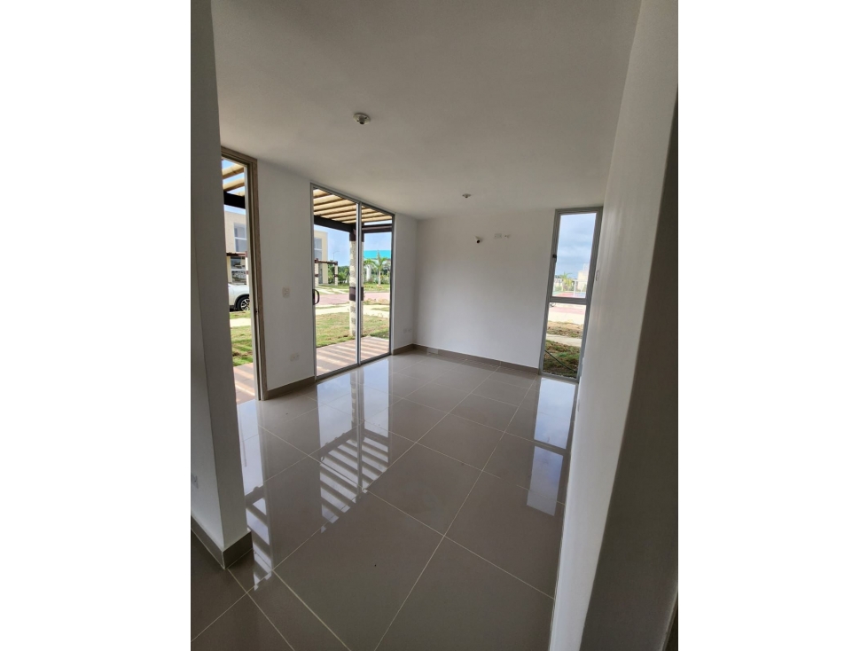 CASA DE DOS PISOS EN VENTA EN LA ZONA NORTE DE (CARTAGENA)